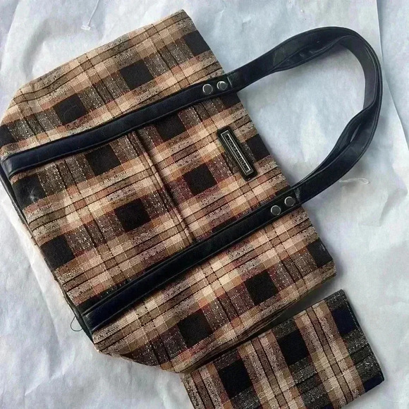 Vintage Longaberger Homestead Brown and Black Plaid Tote with matching wallet - Picture 7 of 7